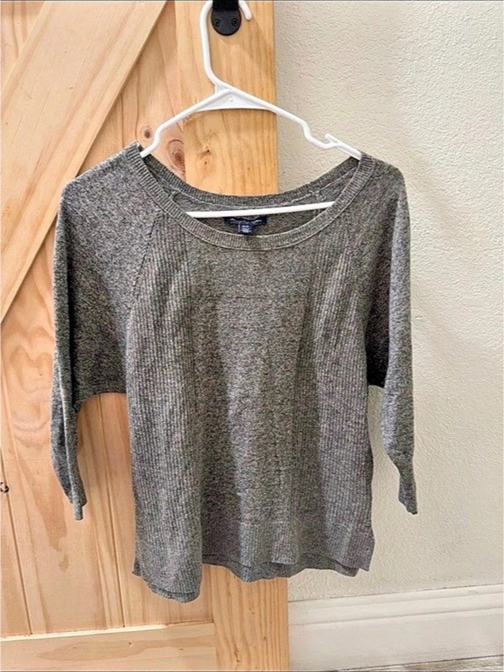 American Eagle Gray Cotton Crew Neck Sweater Size Medium